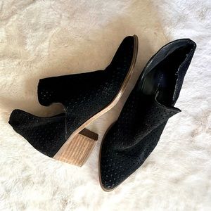 Steven by Steve Madden Danese Laser Cut Ankle Boots 9